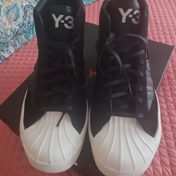 Men's Y-3 Sneakers - Picture 3 of 4